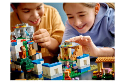 Конструктор LEGO Minecraft 21188: Деревня лам