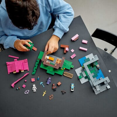 Конструктор LEGO Minecraft 21183: Площадка для тренировок