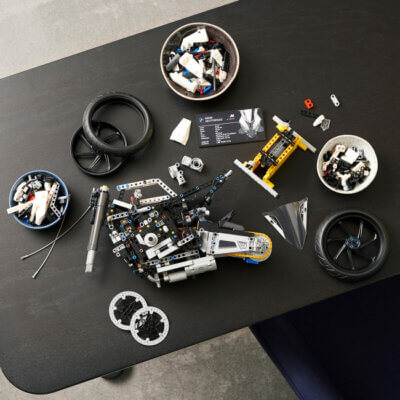 Конструктор LEGO Technic 42130: Мотоцикл BMW M 1000 RR